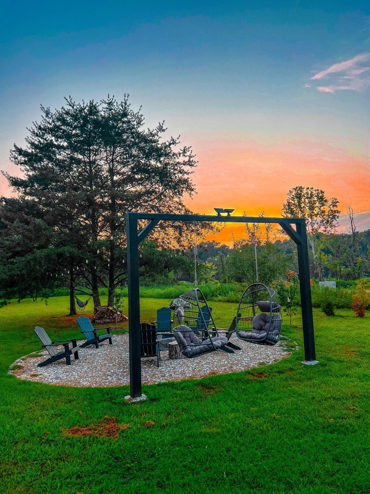 Southern Charm 3Br Fire Pit Pool Table 7Beds เซอเวียร์วีล ภายนอก รูปภาพ